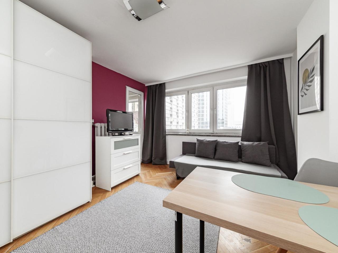 Apartment Chmielna Street 35 In The Center Warschau